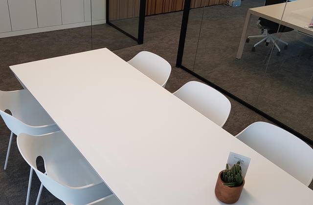 vergadertafel kopen west-vlaanderen